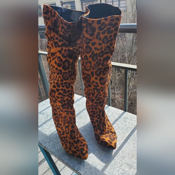 Size 9 (EU 40) Leopard Print Women's Boots - Picture 1 of 5
